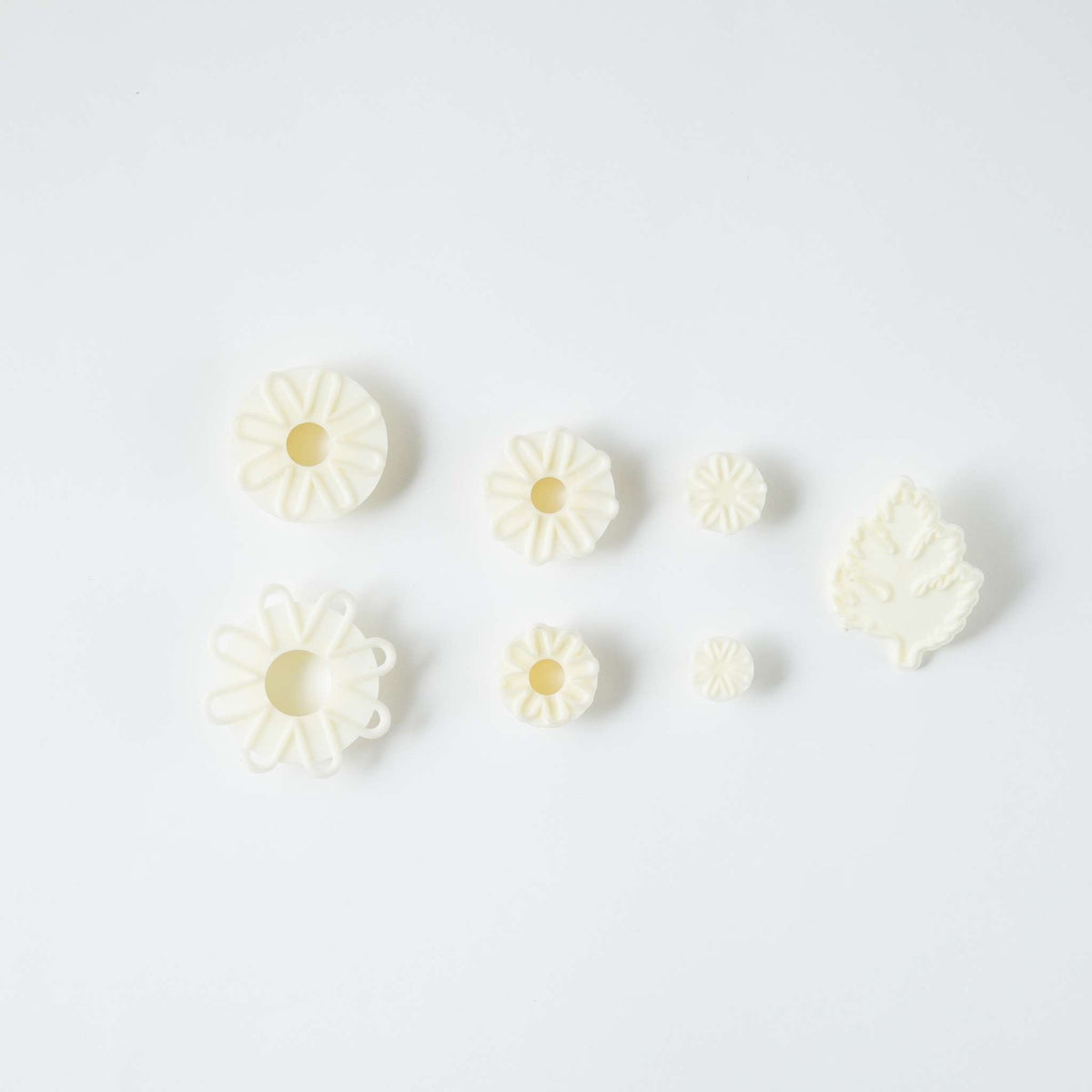 Chrysanthemum Daisies And Leaf Cutters Set Of 7