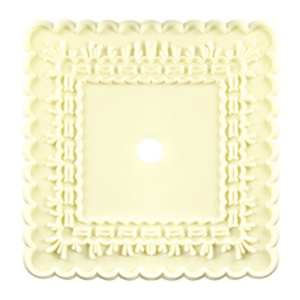 Frilly Pillow/Blanket Cutter