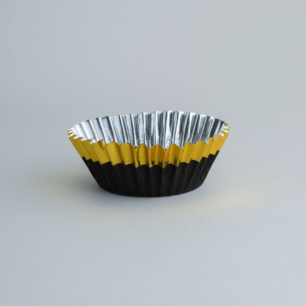 Cápsulas Forradas de Aluminio - Negras con Borde de Aluminio Dorado, Pack de 30
