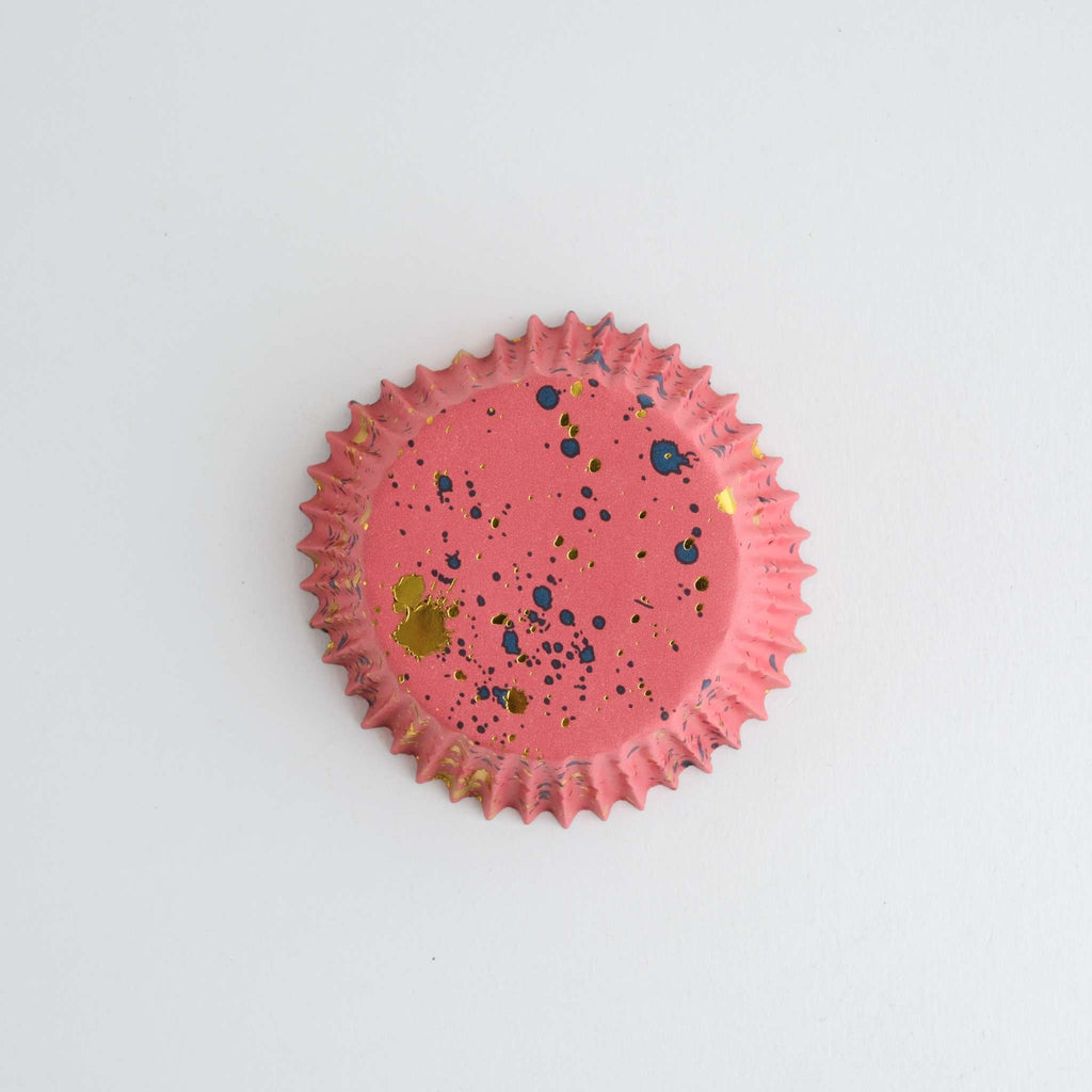 Muffinförmchen mit Folienbeschichtung - Rosa mit goldenen Flecken (Set mit 30)