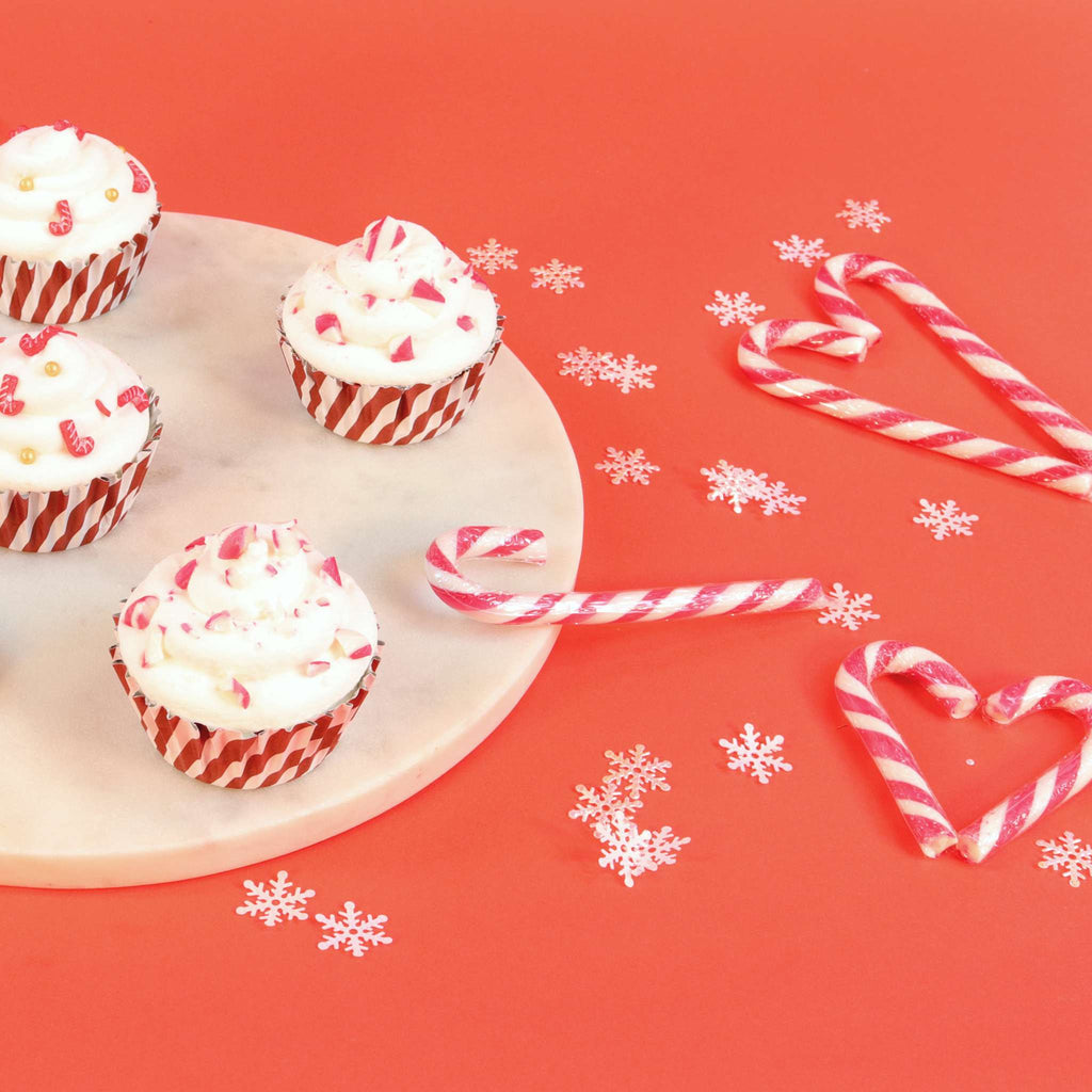 Weihnachtliche folienbeschichtete Cupcake-Förmchen - Zuckerstangenstreifen (30 Stück)