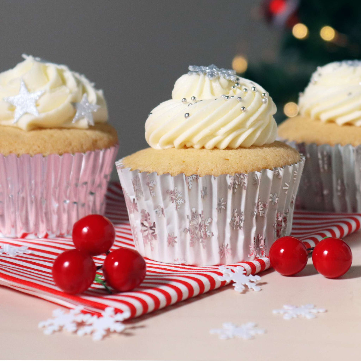 Kerst Cupcake Vormpjes met Folievoering - Zilveren Sneeuw (60 stuks)