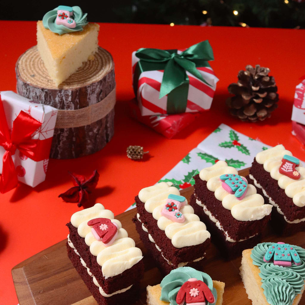 Festive Feels Edible Cupcake Decorations Pk/12  (40.7g / 1.43oz)