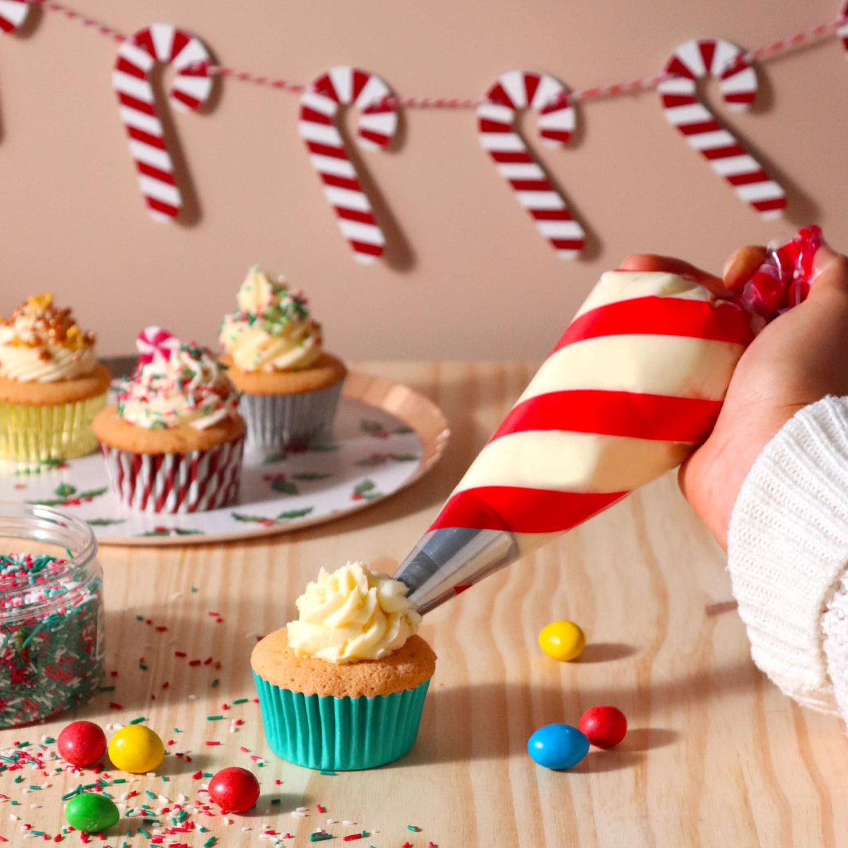 Candy Cane Disposable Piping Bags Pk/12 (30cm /12in)