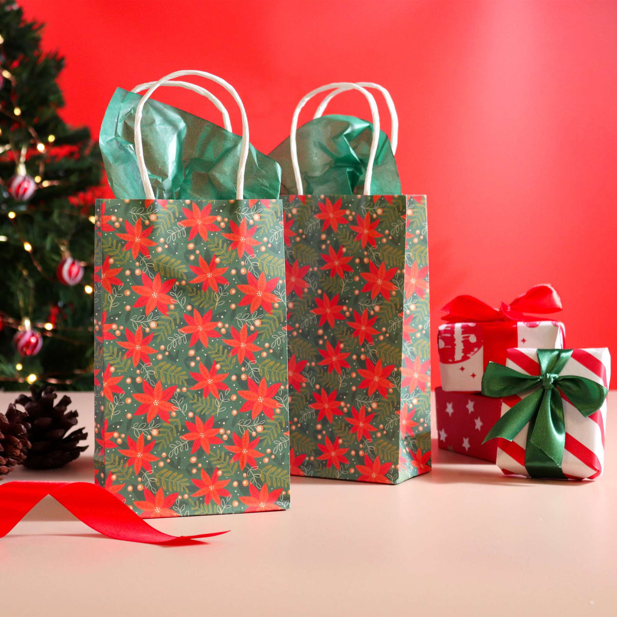4 Bolsas de papel para Dulces Navideños - Poinsettia