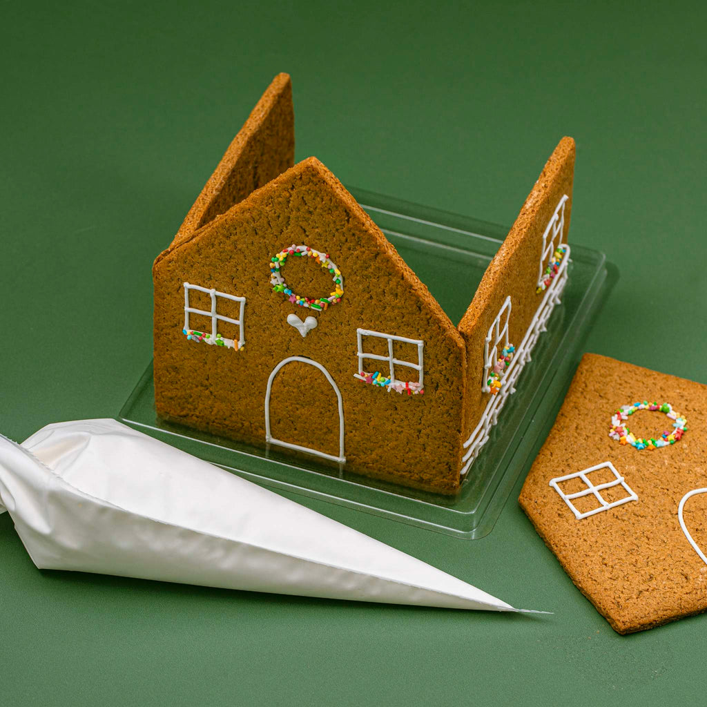 Ready To Build Gingerbread House Kit (21.1oz / 600g)