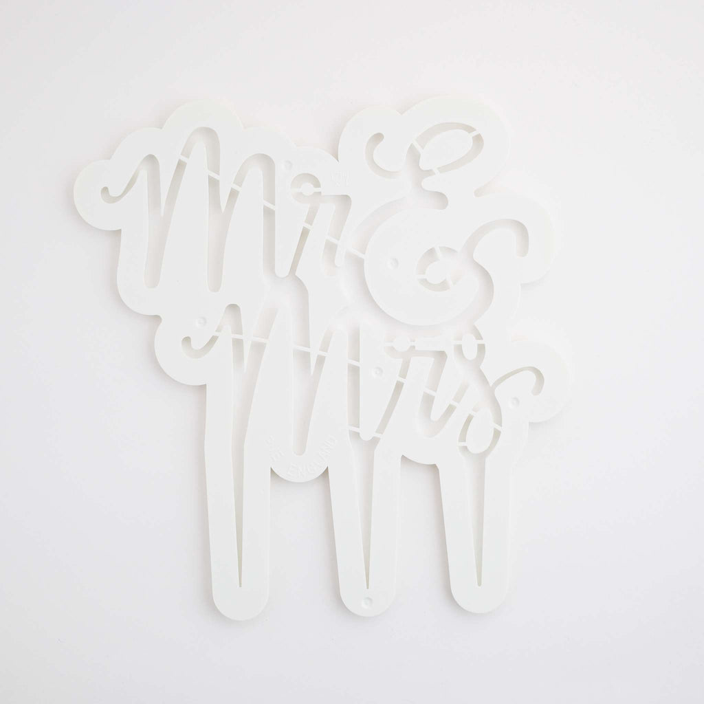 Emporte-pièces en plastique - Topper de gâteau "M. et Mme" en écriture script (185 x 195mm / 7,3 x 7,7 po)