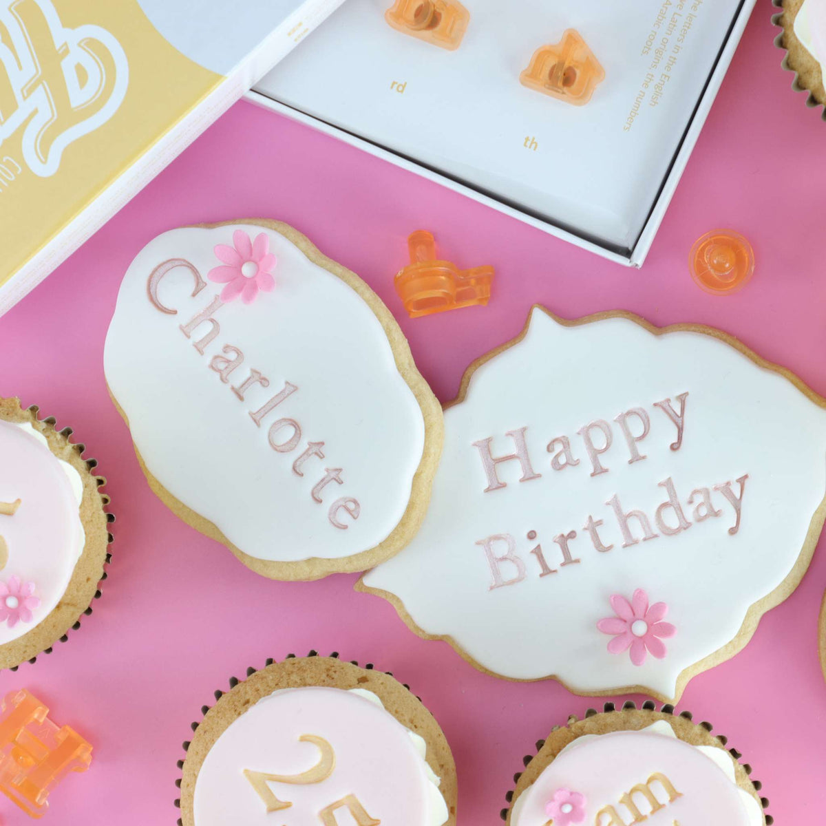 Collection 2 Fun Fonts Cupcake And Cookie Stamping Set