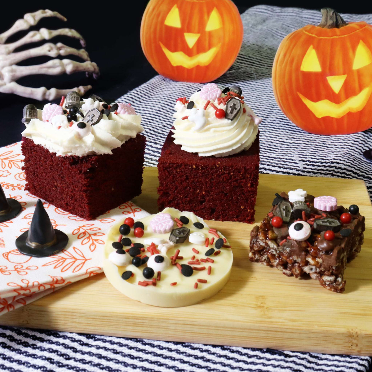 Out of the Box Halloween Sprinkles - Cimetière (60g)