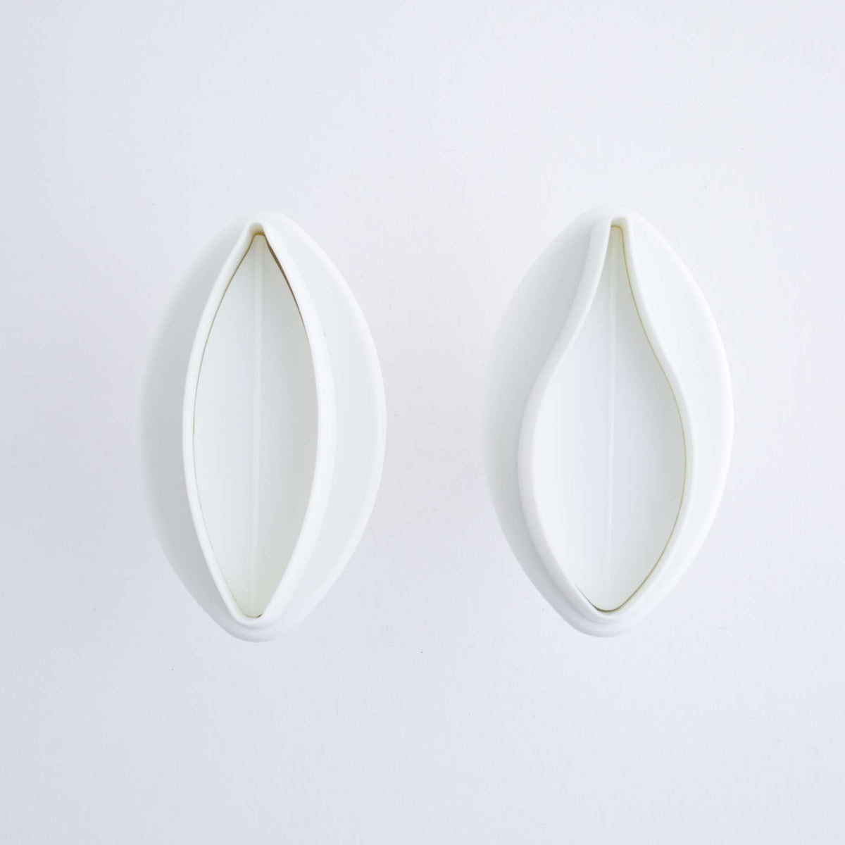 Small Veined Lily Plunger Fondant Cutters Set Of 2