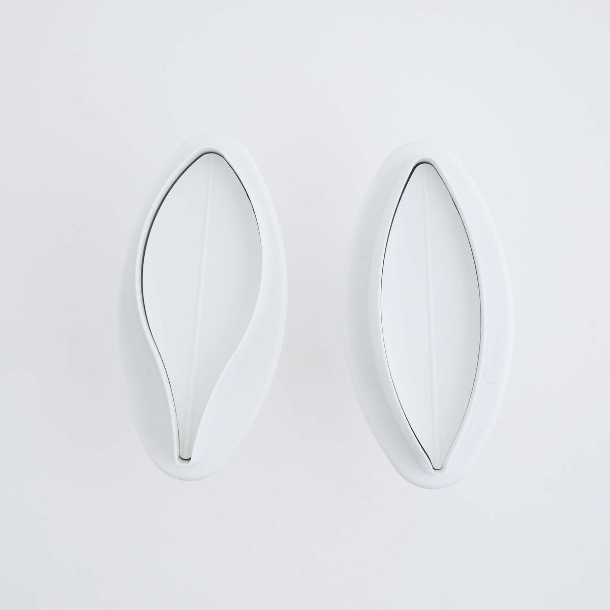 Medium Veined Lily Plunger Fondant Cutters Set Of 2
