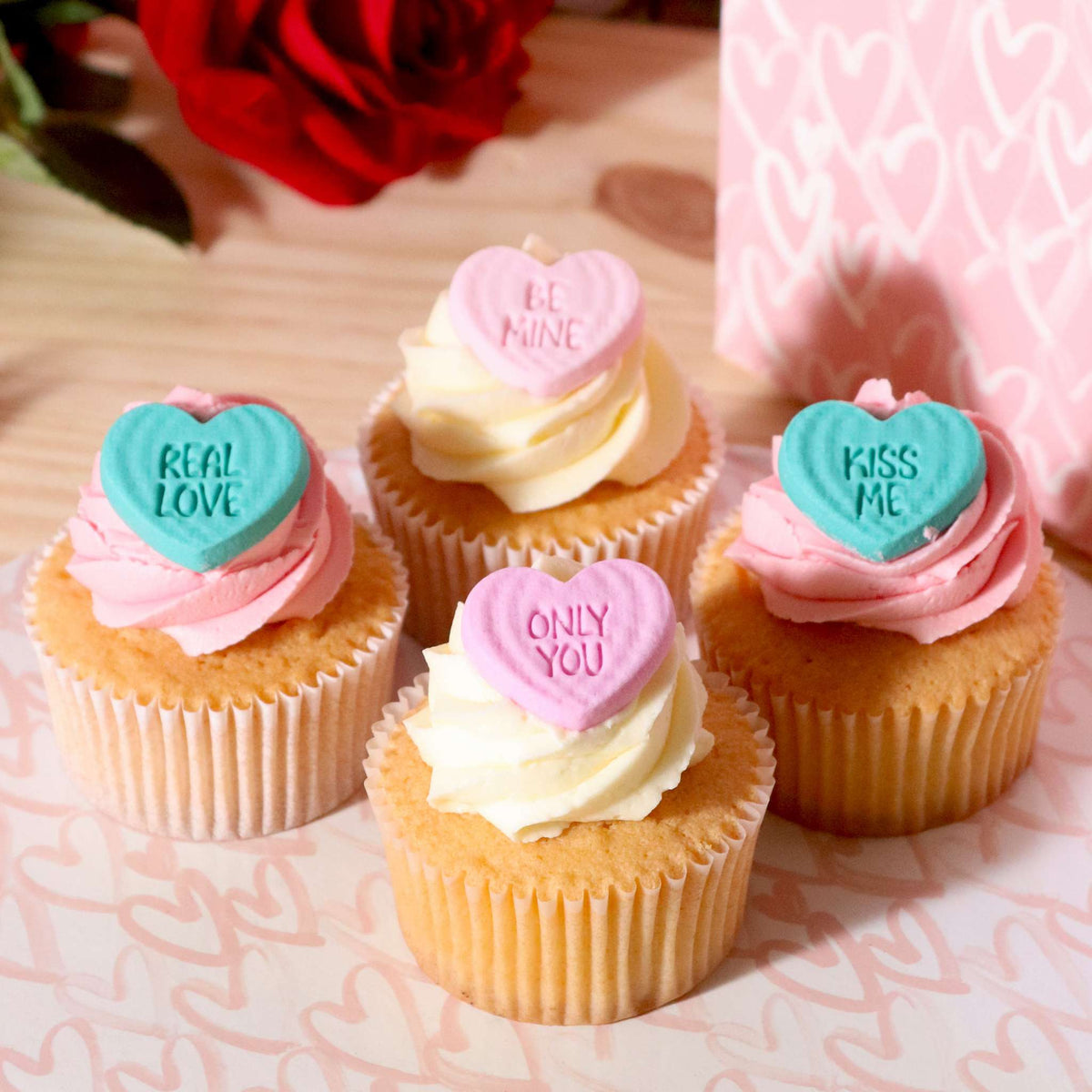 Décorations Comestibles en Sucre de la Saint-Valentin - Cœurs avec Messages (12 pièces)